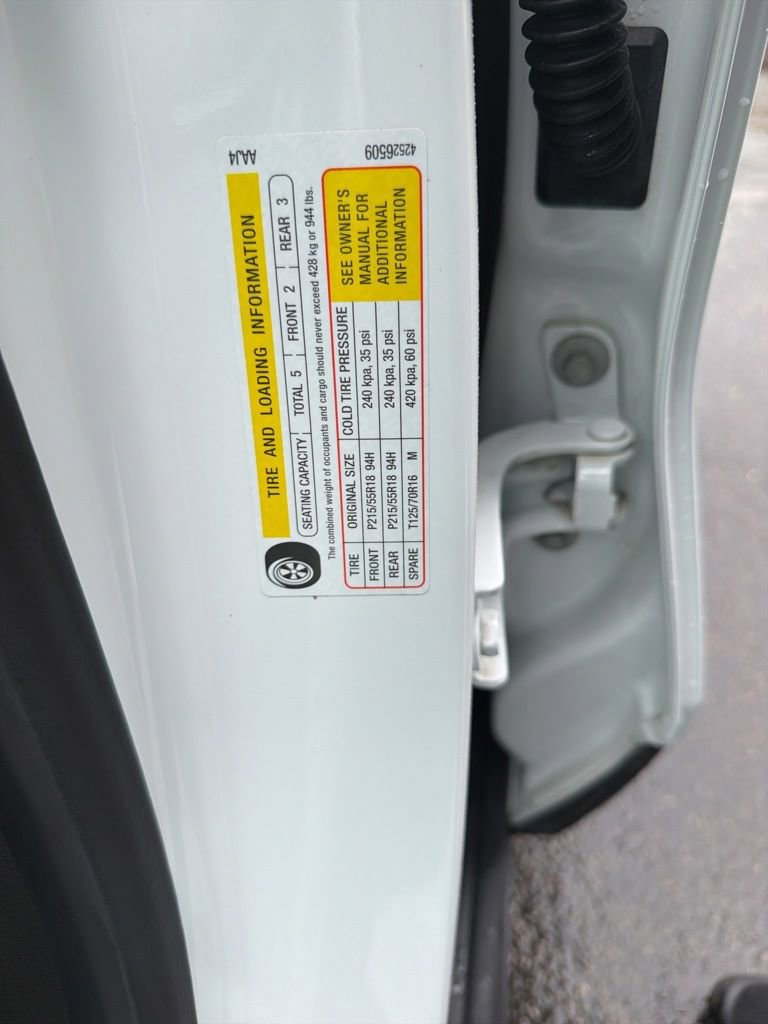 Used 2022 Buick Encore Preferred AWD/4WD image 49