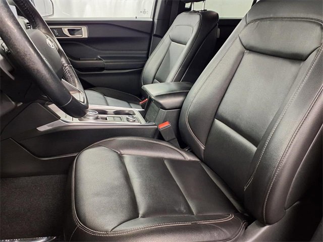 Certified 2020 Ford Explorer XLT w/ Equipment Group 202A image 8