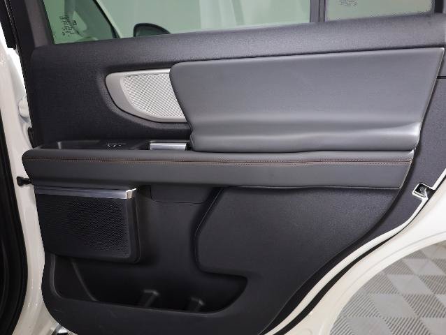 Certified 2025 Ford Expedition Active AWD/4WD image 35