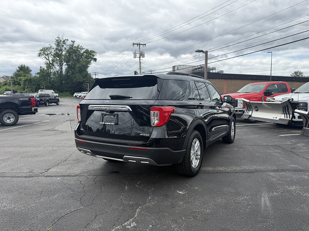 Certified 2023 Ford Explorer XLT w/ Equipment Group 202A AWD/4WD image 8