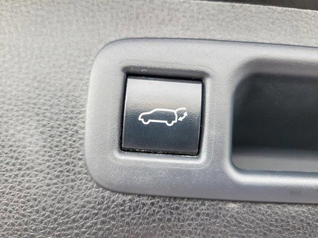 Used 2022 Toyota Highlander XLE image 27