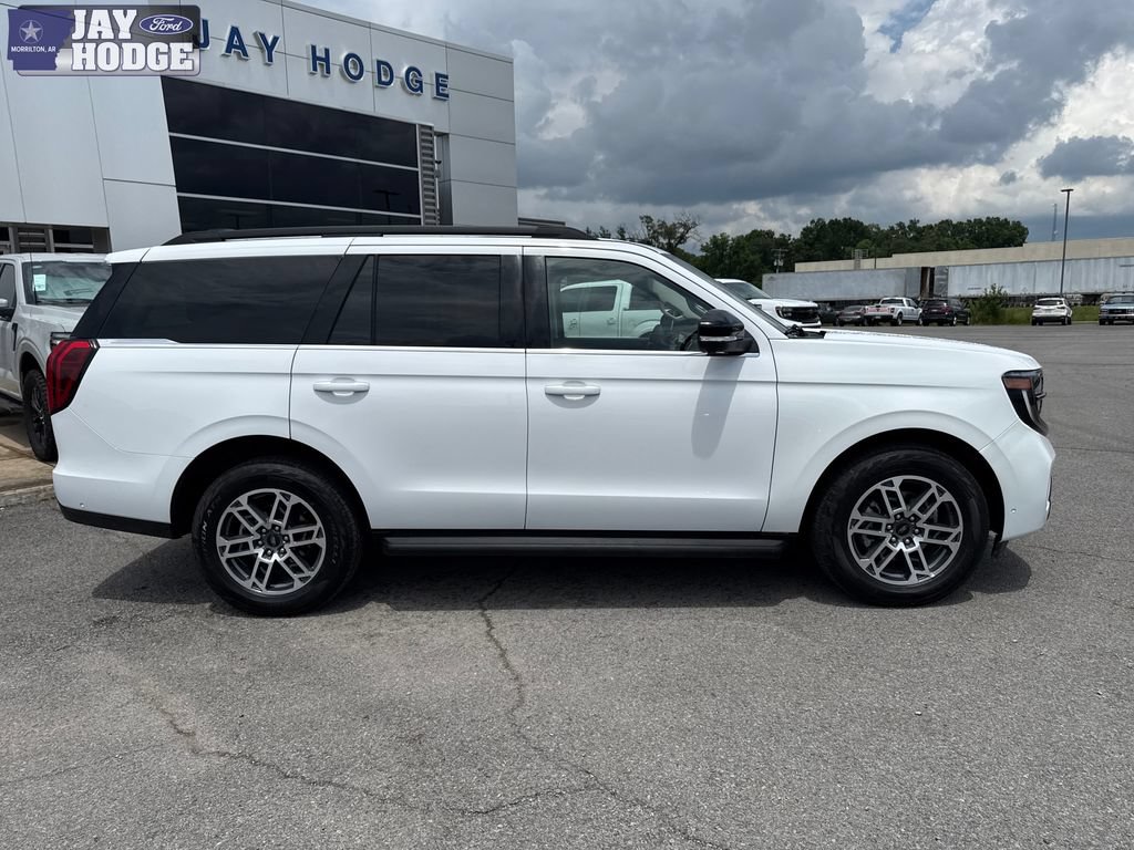 Certified 2025 Ford Expedition Active AWD/4WD image 9