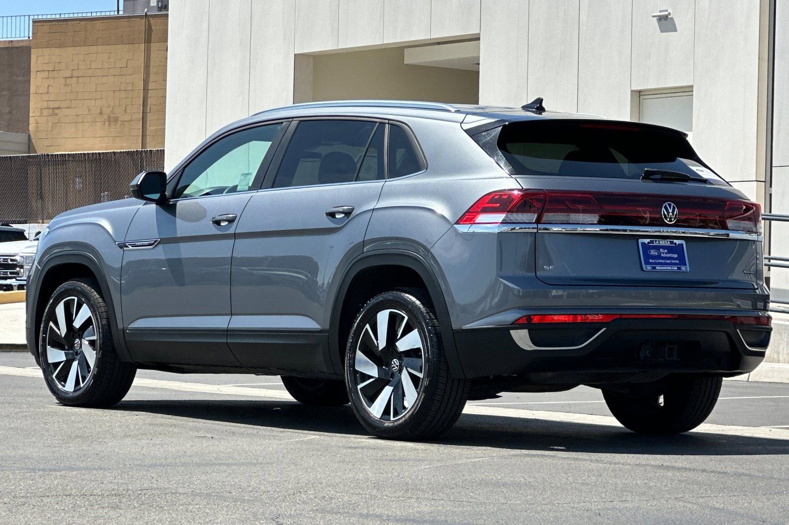Used 2024 Volkswagen Atlas Cross Sport SE AWD/4WD image 5