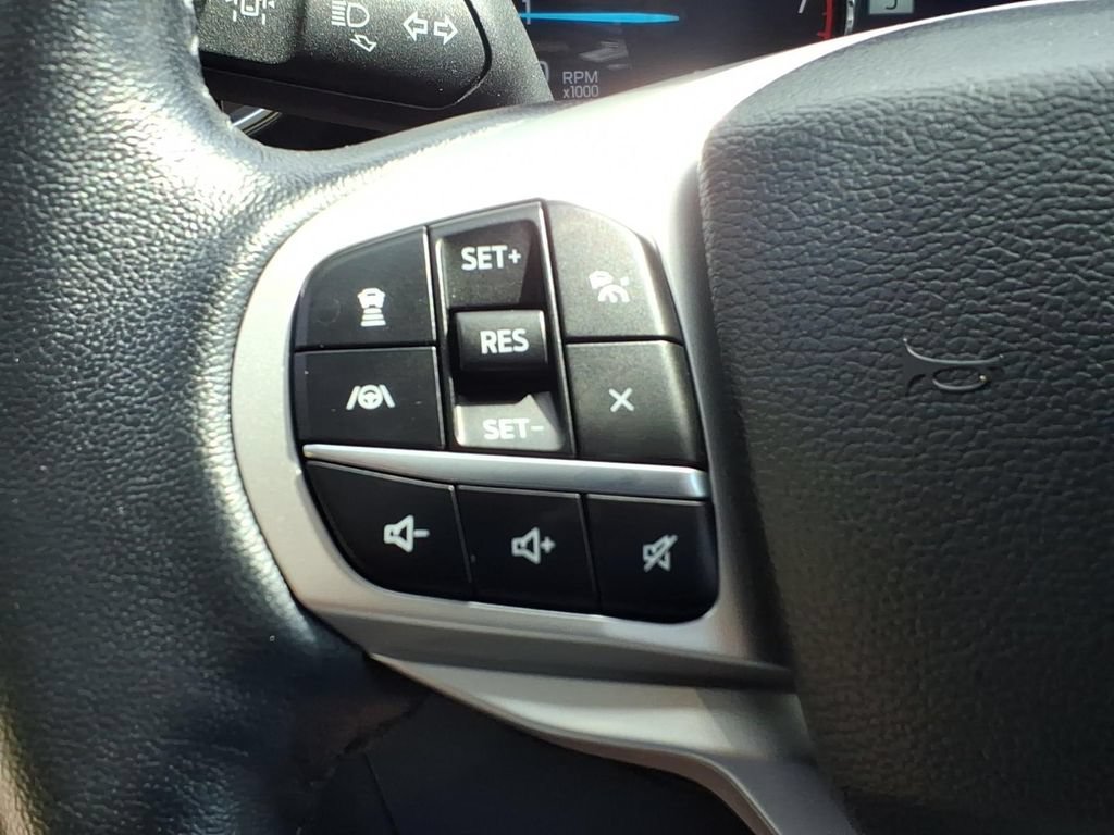 Certified 2023 Ford Explorer XLT w/ Equipment Group 202A AWD/4WD image 29