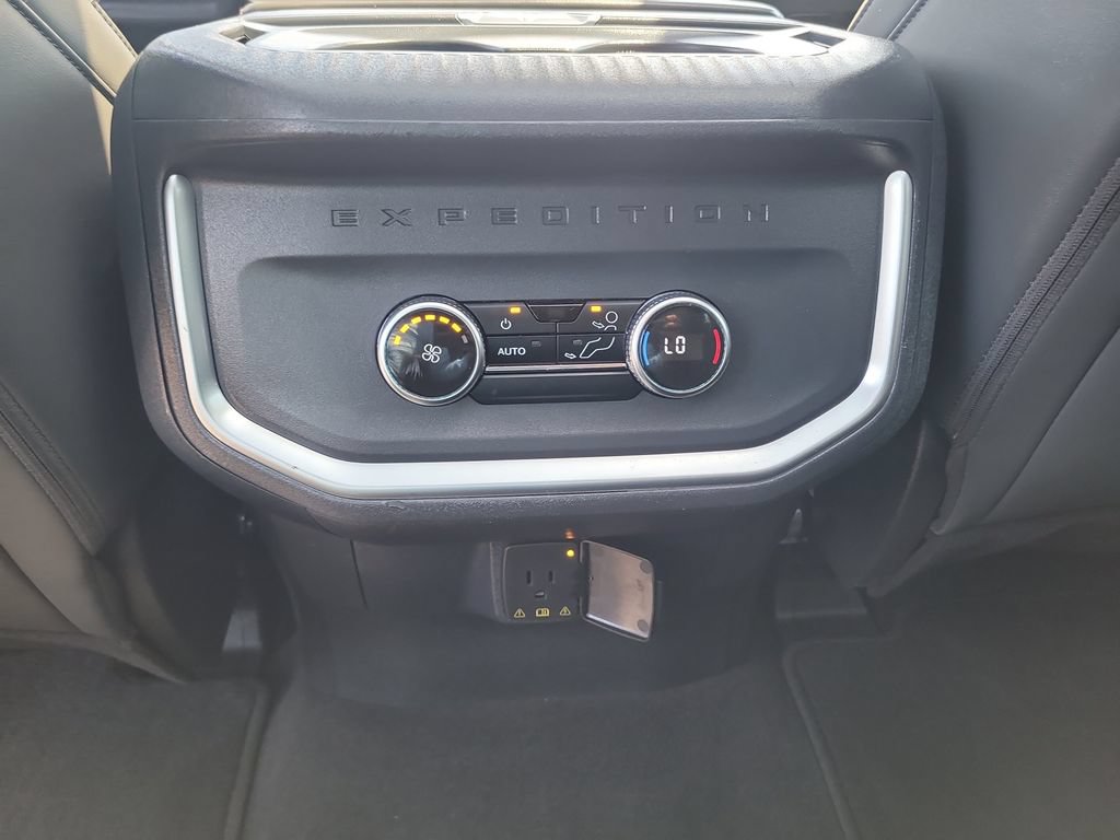 Certified 2025 Ford Expedition Active AWD/4WD image 16