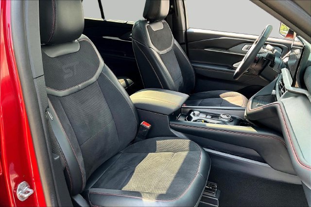 Certified 2025 Ford Explorer ST AWD/4WD image 29