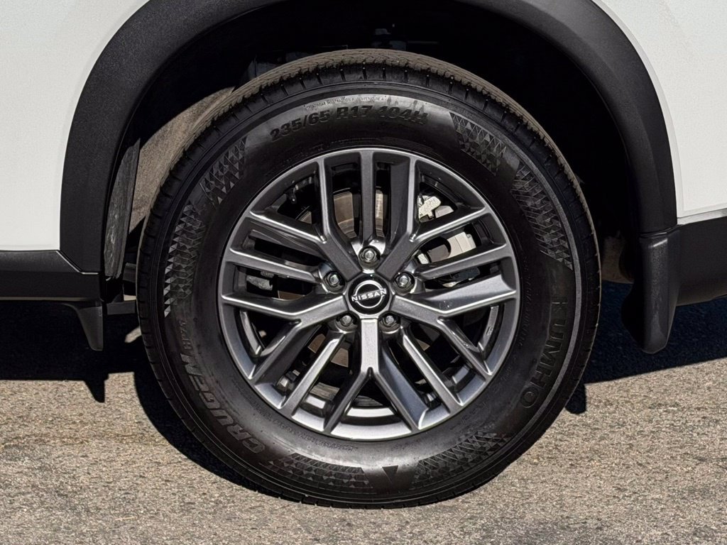 Used 2025 Nissan Rogue S FWD image 11