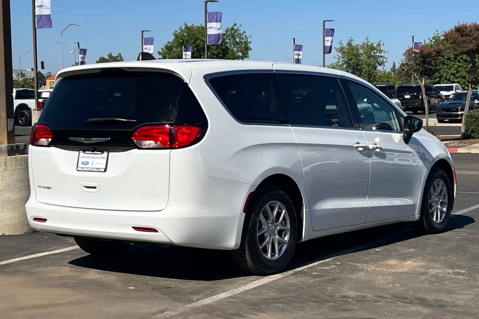 Used 2024 Chrysler Voyager LX FWD video 2