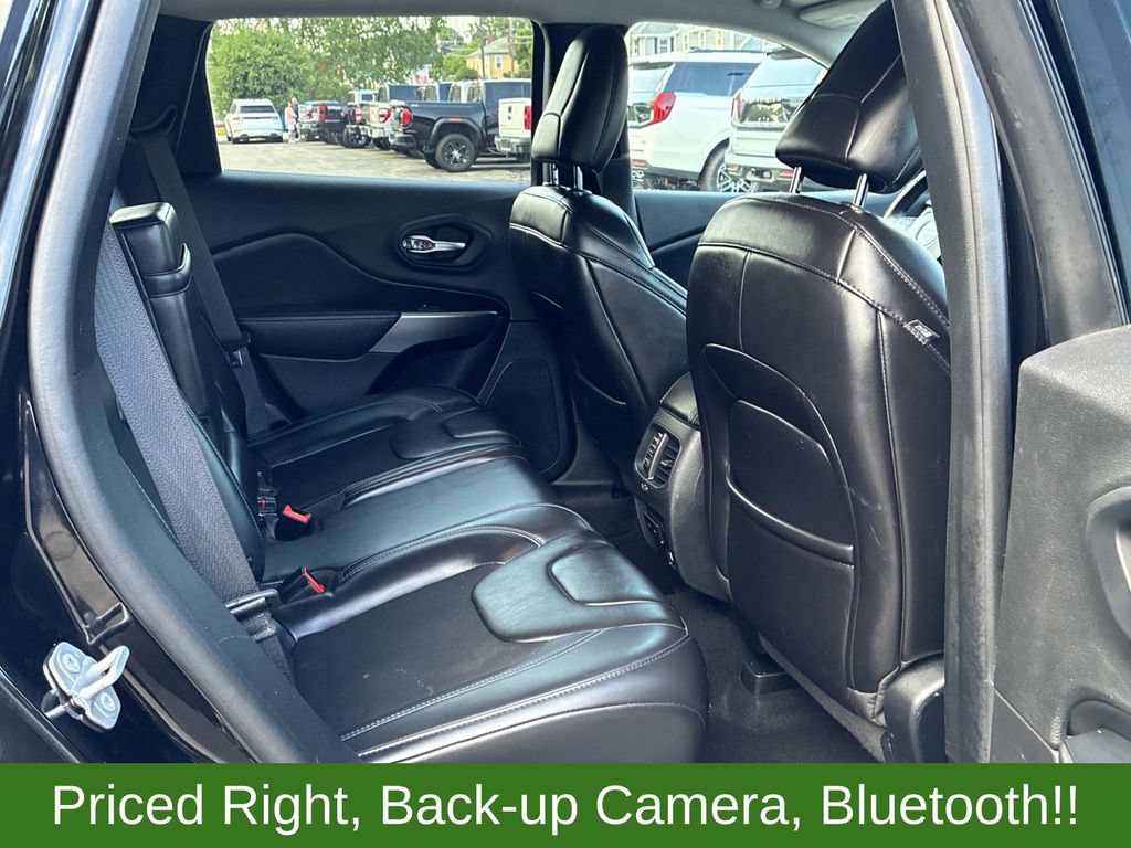 Used 2019 Jeep Cherokee Latitude Plus w/ Comfort/Convenience Group AWD/4WD image 10