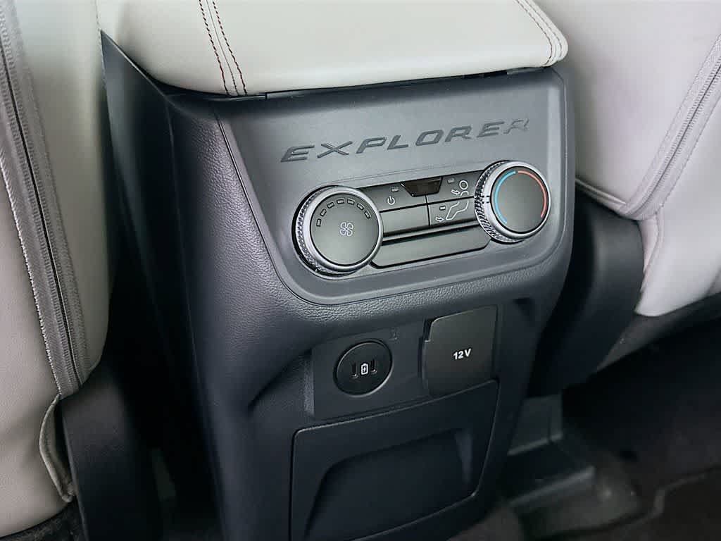 Certified 2025 Ford Explorer Active w/ Active Comfort Package RWD image 13