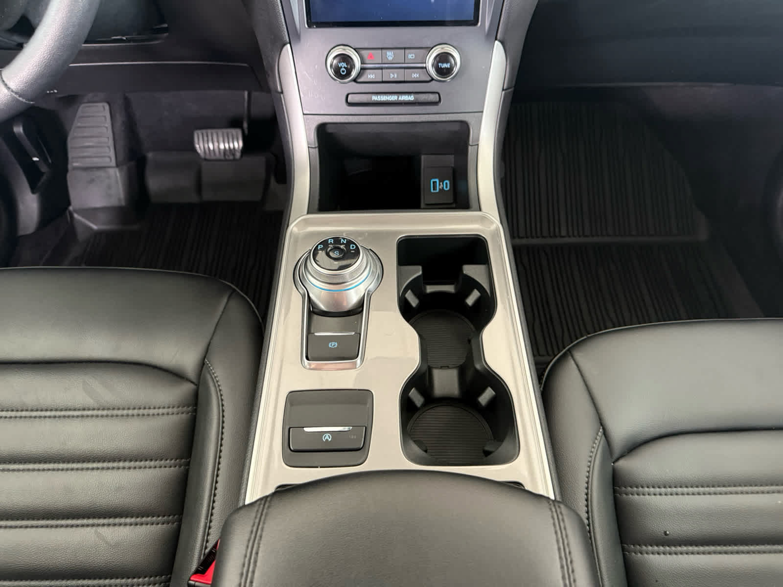 Certified 2024 Ford Edge SEL w/ Convenience Package AWD/4WD image 10