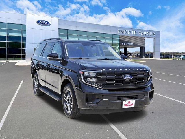 Certified 2025 Ford Expedition Active AWD/4WD image 6