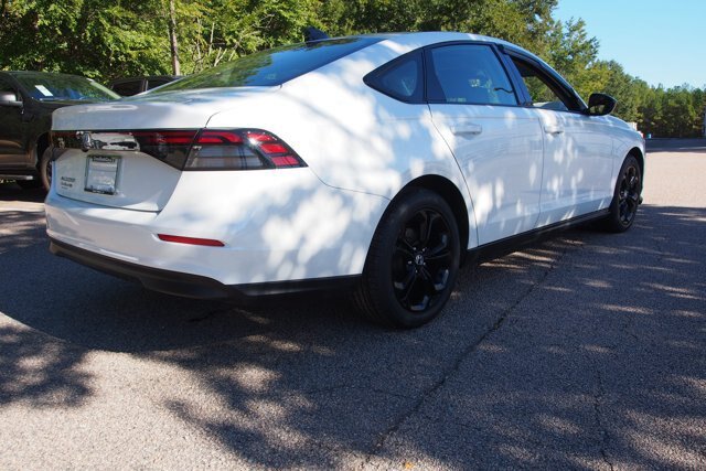 Used 2025 Honda Accord SE image 7