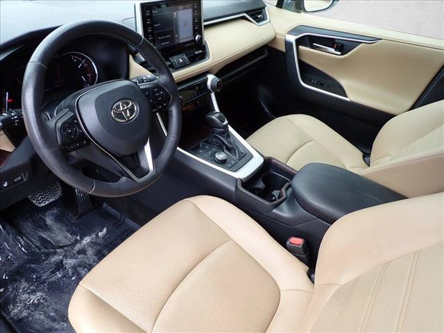 Used 2019 Toyota RAV4 Limited w/ Cold Weather Package AWD/4WD image 12