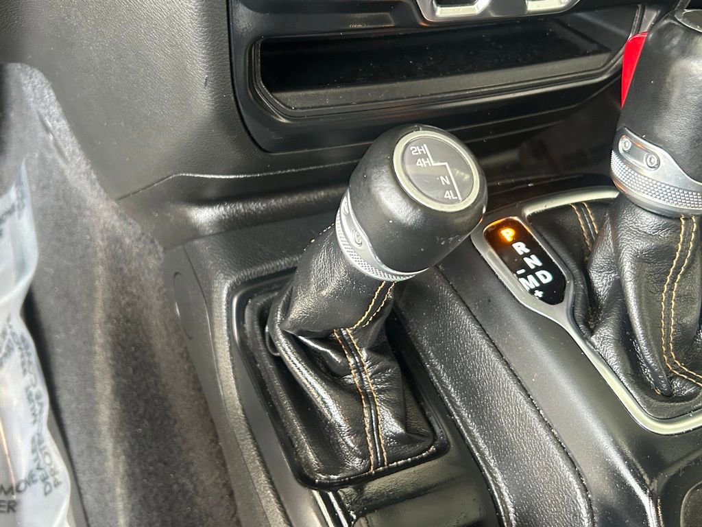 Used 2023 Jeep Gladiator Overland image 15