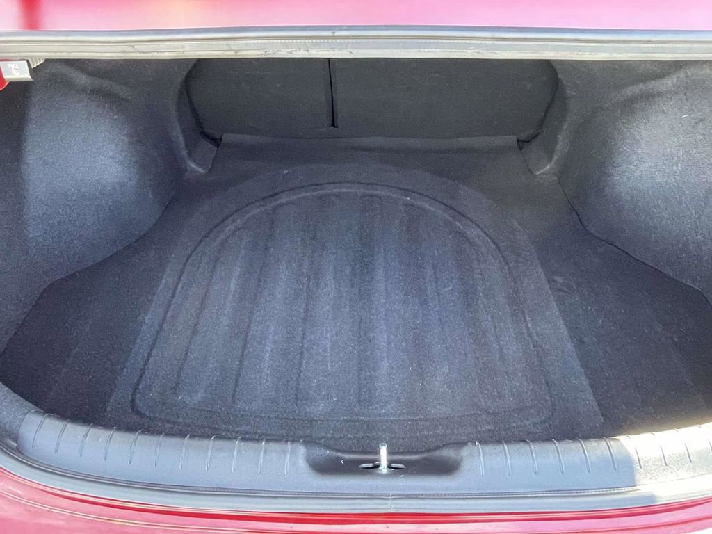 Used 2025 Hyundai Elantra SEL image 9