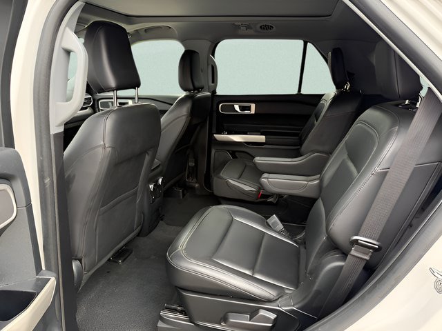 Certified 2022 Ford Explorer XLT w/ Equipment Group 202A AWD/4WD image 5