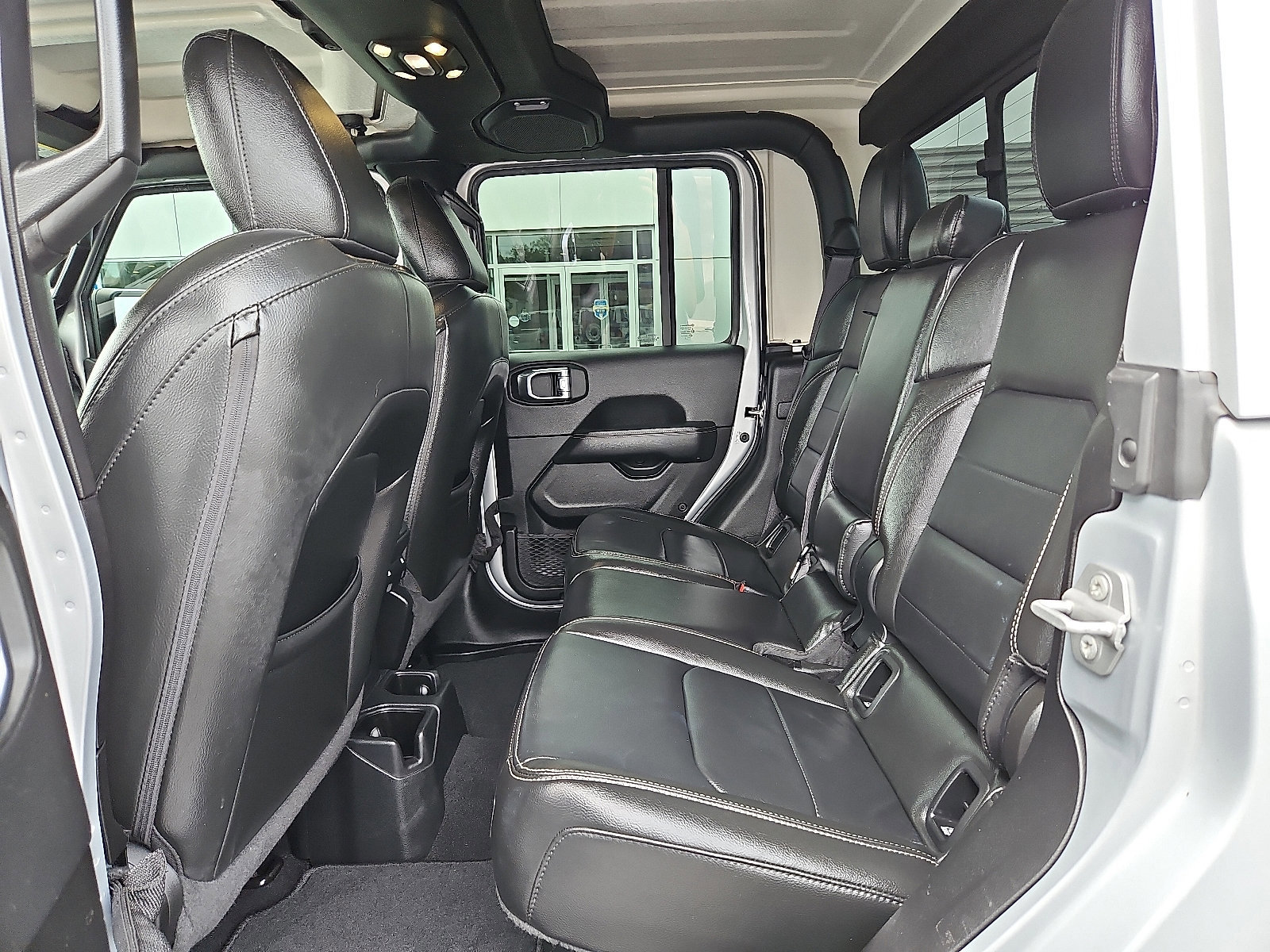 Used 2022 Jeep Gladiator Overland w/ Popular Equipment Package image 12