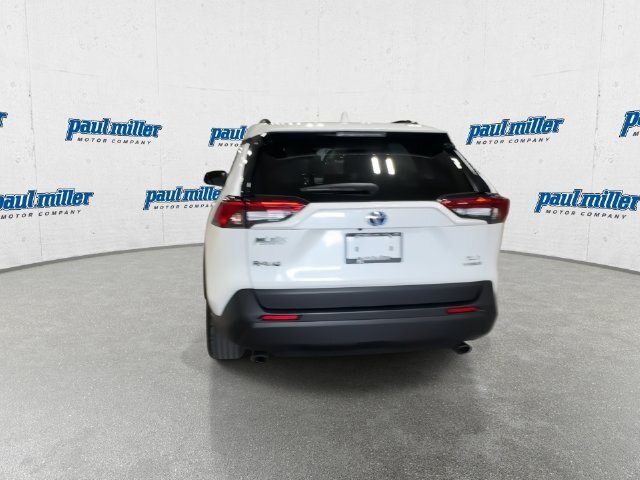 Used 2022 Toyota RAV4 XLE Premium AWD/4WD image 9