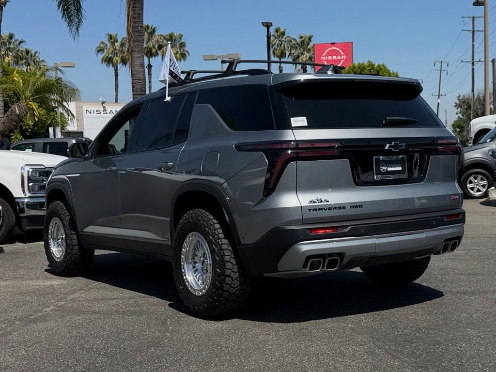 Used 2025 Chevrolet Traverse Z71 w/ Enhanced Driving Package AWD/4WD image 6