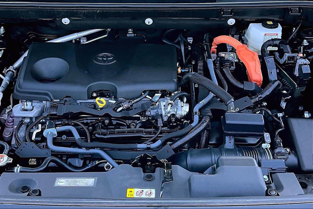 Used 2025 Toyota RAV4 XLE AWD/4WD image 12