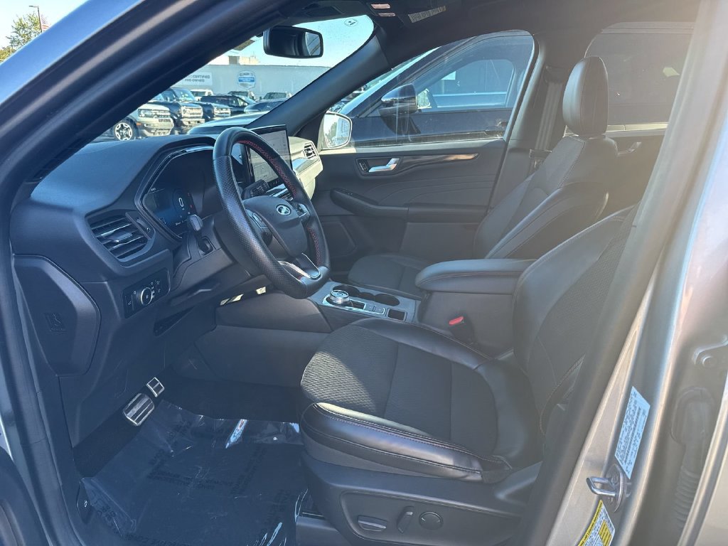 Certified 2024 Ford Escape ST-Line Elite AWD/4WD image 19