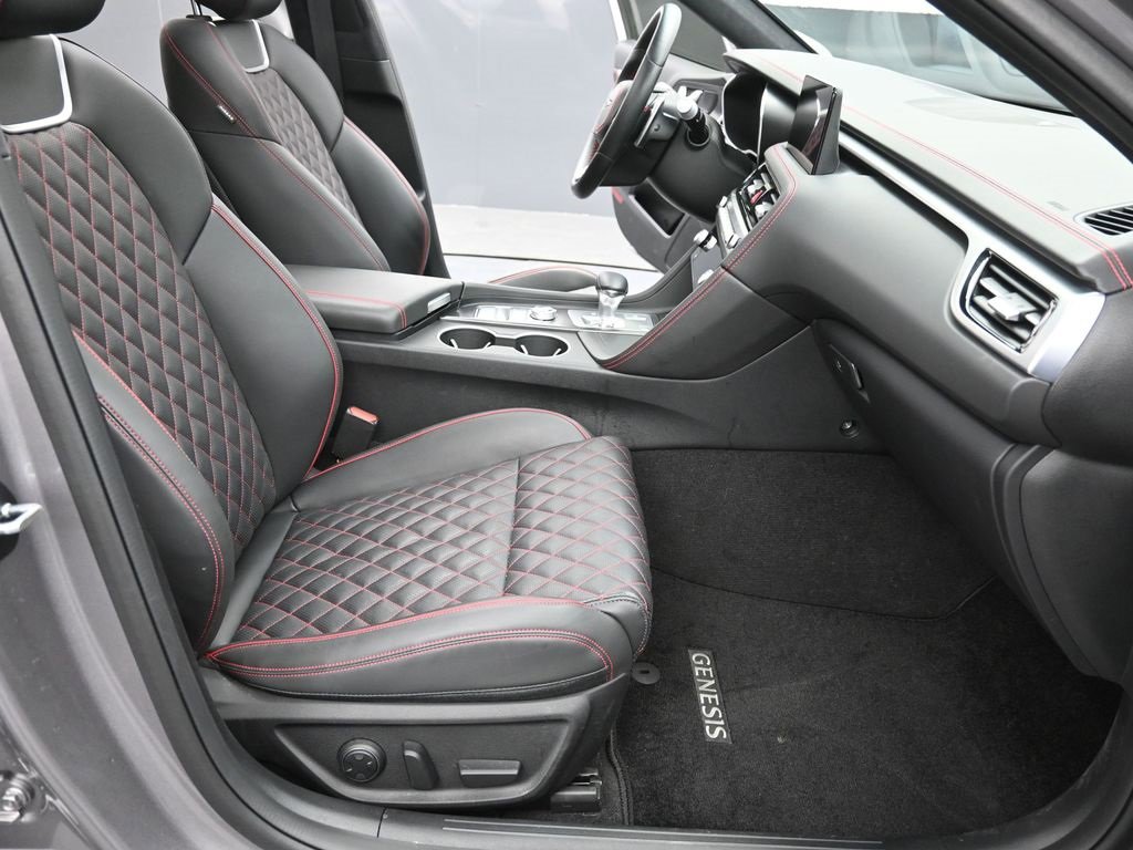 Used 2024 Genesis G70 3.3T Advanced w/ Sport Prestige Package image 14