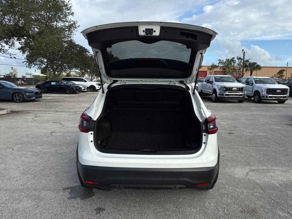 Used 2020 Nissan Rogue Sport S image 25