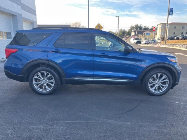 Certified 2022 Ford Explorer XLT w/ Equipment Group 202A image 7