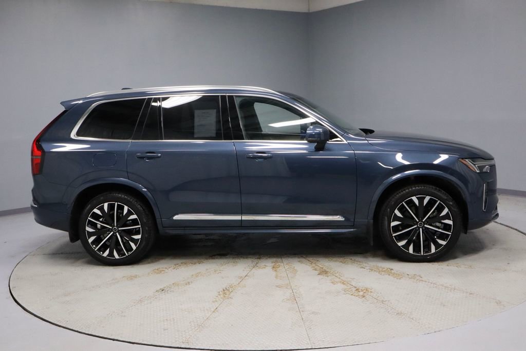 Used 2025 Volvo XC90 B5 Plus w/ Protection Package AWD/4WD image 12