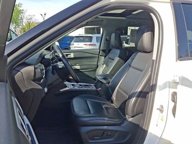 Certified 2022 Ford Explorer XLT w/ Equipment Group 202A AWD/4WD image 11
