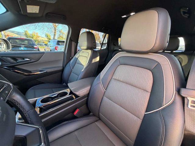 Used 2025 Chevrolet Equinox LT w/ Convenience Package II AWD/4WD image 11