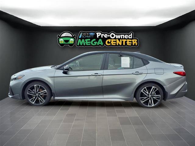 Used 2025 Toyota Camry XSE AWD/4WD image 3