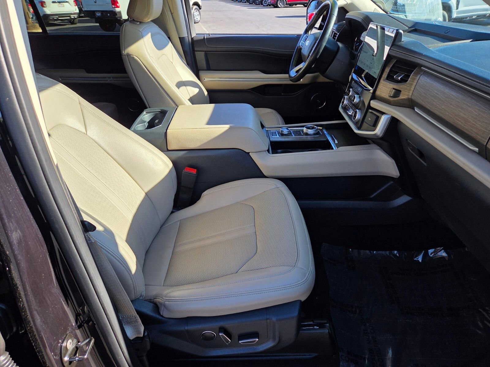 Certified 2024 Ford Expedition Limited image 17