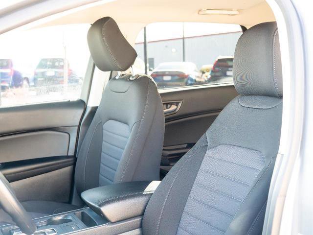 Certified 2024 Ford Edge SE w/ Black Appearance Package image 15