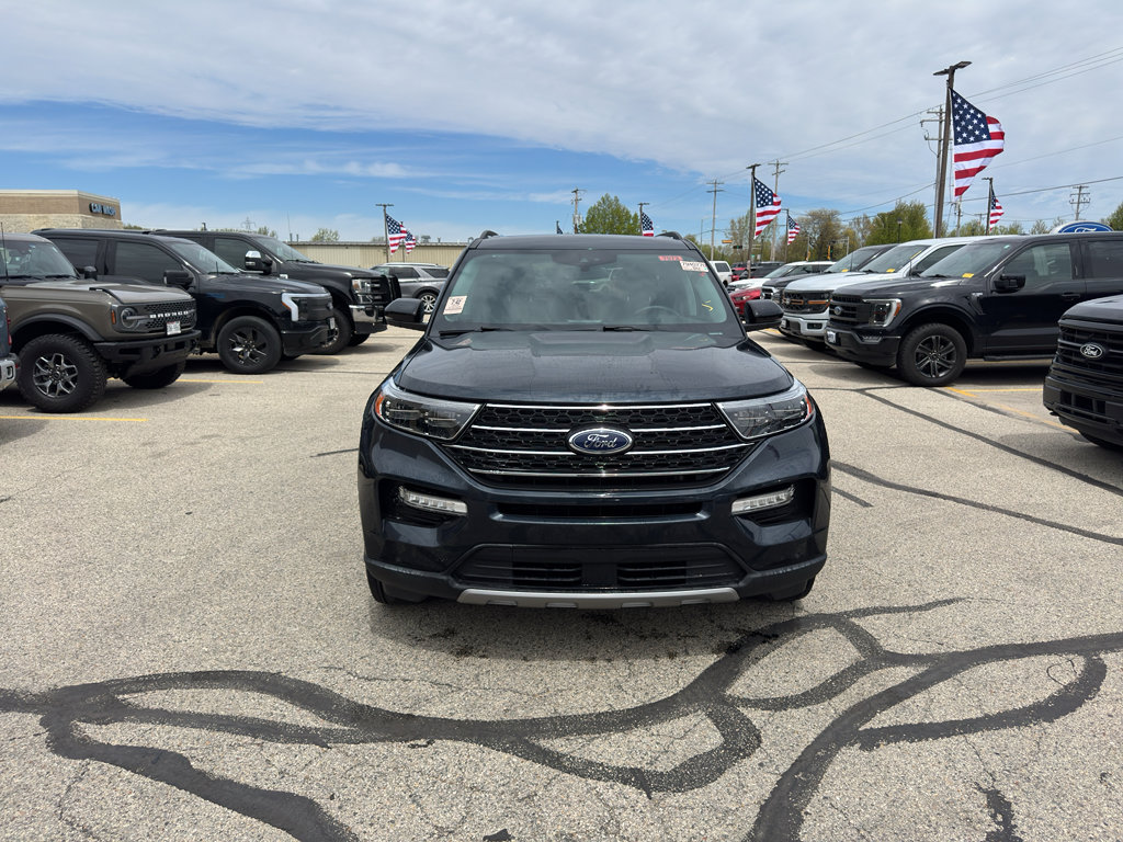 Certified 2024 Ford Explorer XLT w/ Equipment Group 202A AWD/4WD image 2