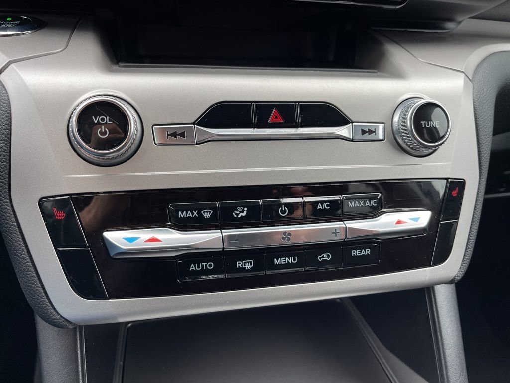 Certified 2021 Ford Explorer XLT image 12