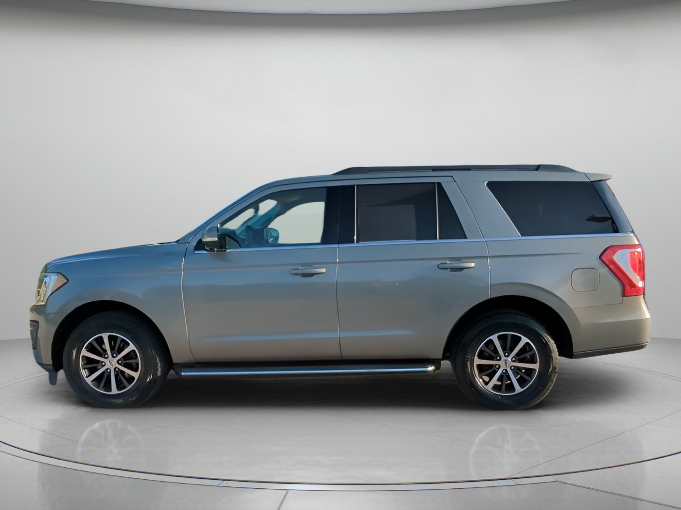 Certified 2019 Ford Expedition XLT w/ Equipment Group 202A RWD image 18