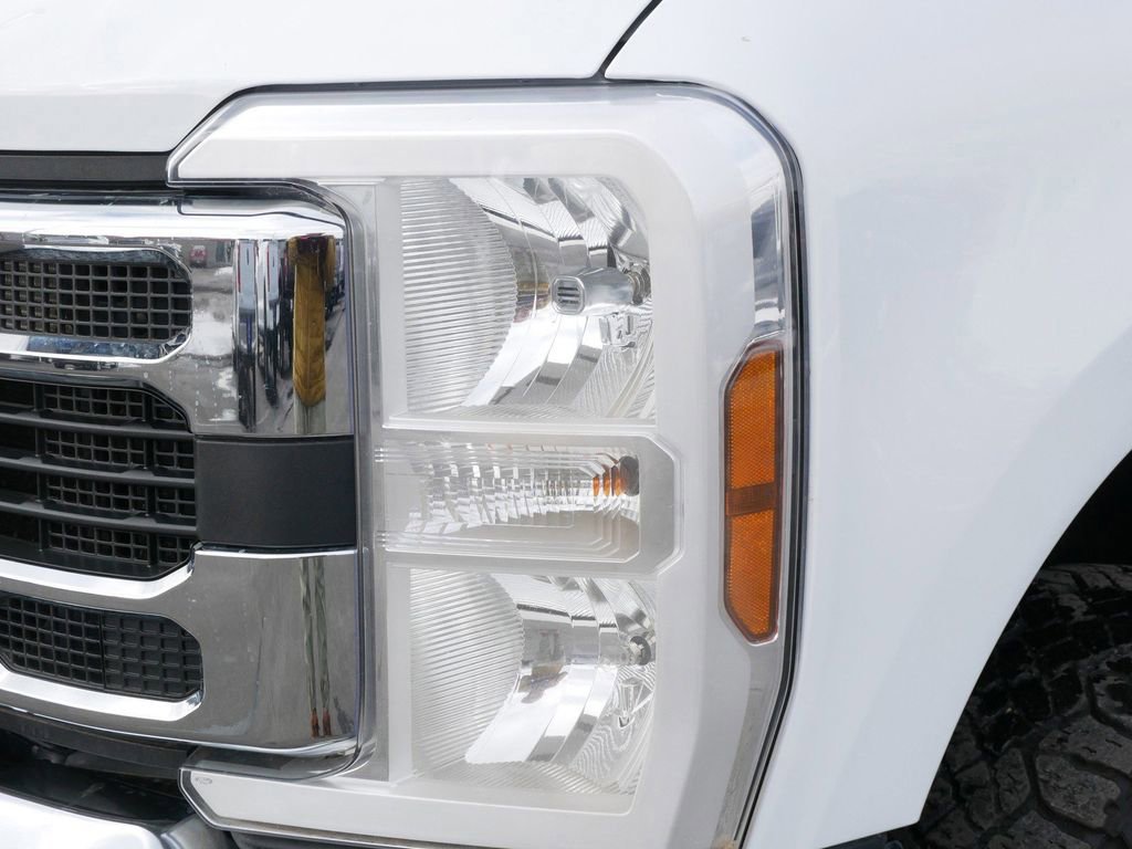 Certified 2024 Ford F350 XLT w/ FX4 Off-Road Package image 5