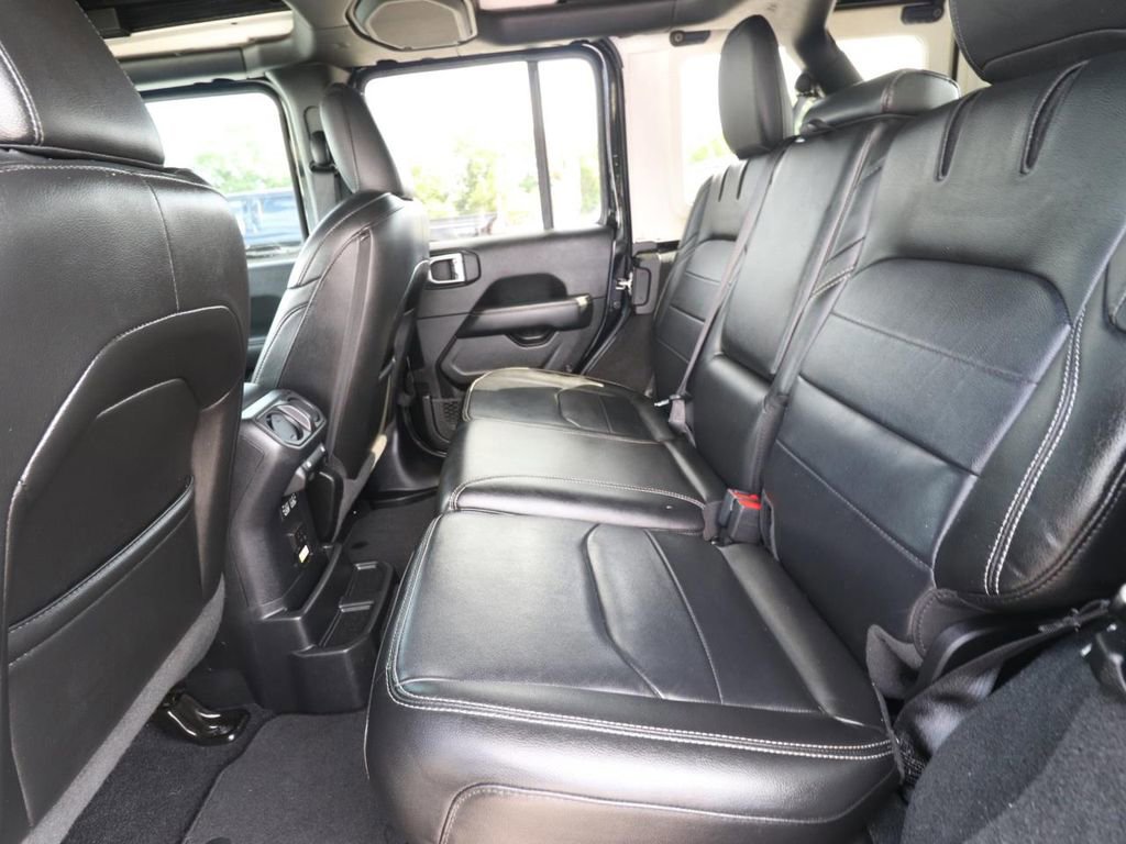 Used 2023 Jeep Wrangler Unlimited Sahara image 13