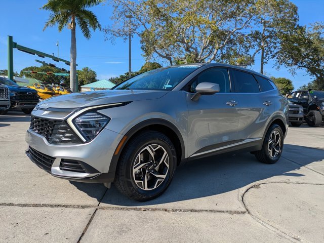 Used 2024 Kia Sportage LX image 7