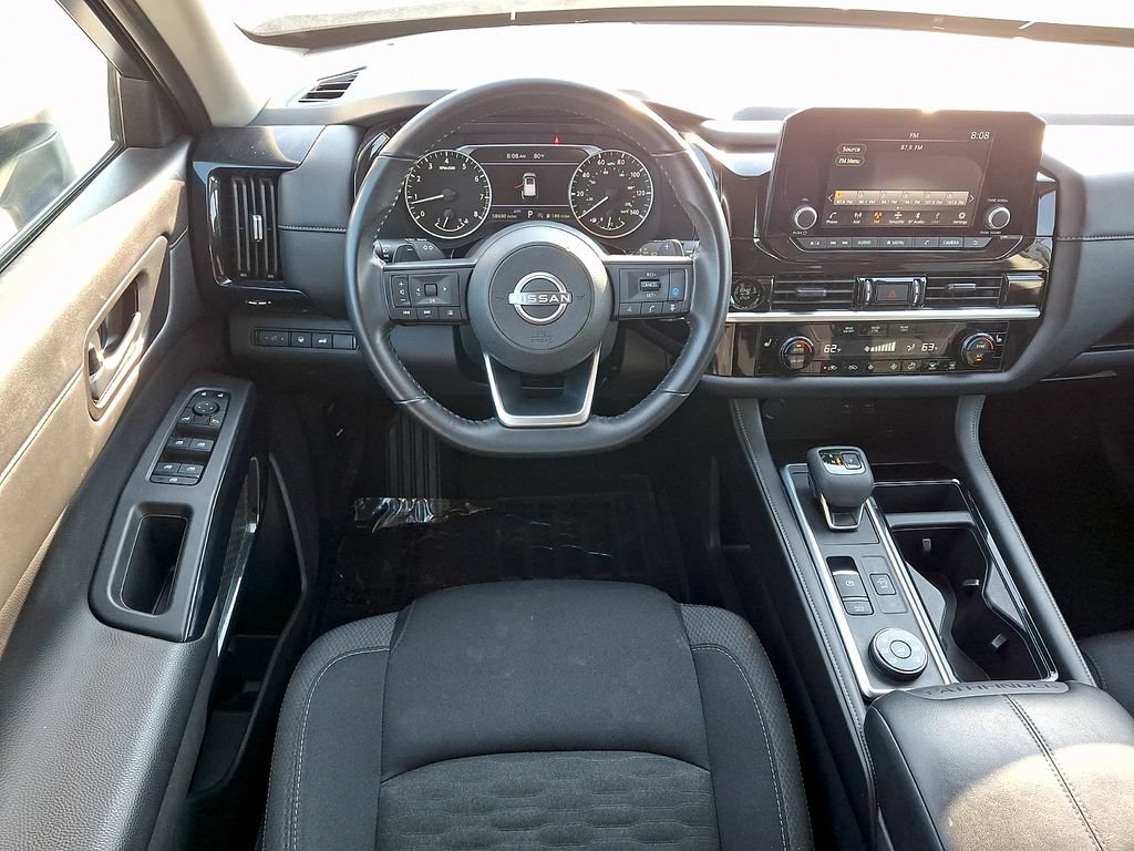 Used 2025 Nissan Pathfinder SV AWD/4WD image 11