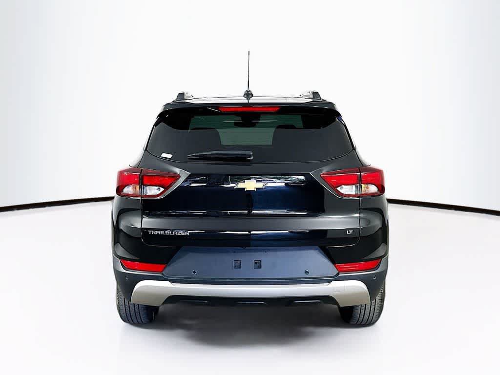 Used 2023 Chevrolet TrailBlazer LT w/ Convenience Package FWD image 5