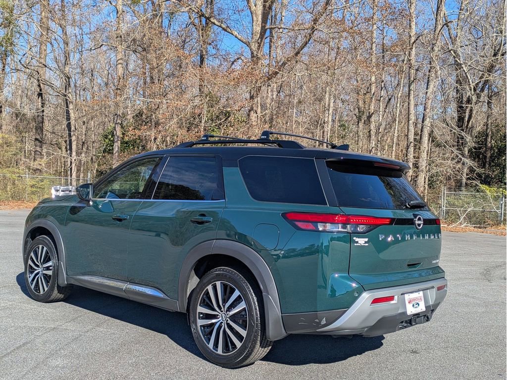 Used 2023 Nissan Pathfinder Platinum image 3