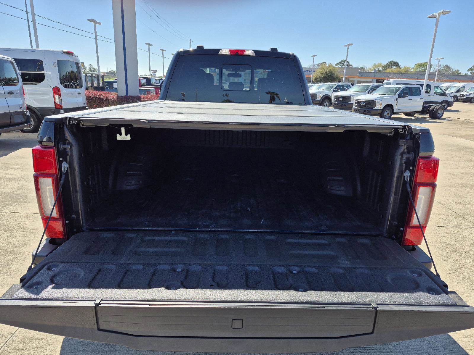 Certified 2021 Ford F450 Platinum w/ FX4 Off-Road Package image 9