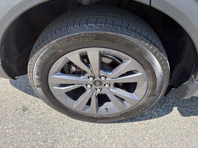 Certified 2022 Ford Explorer XLT w/ Equipment Group 202A AWD/4WD image 3