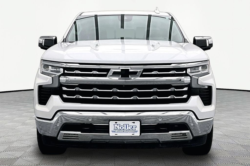 Used 2023 Chevrolet Silverado 1500 LTZ w/ Technology Package AWD/4WD image 3