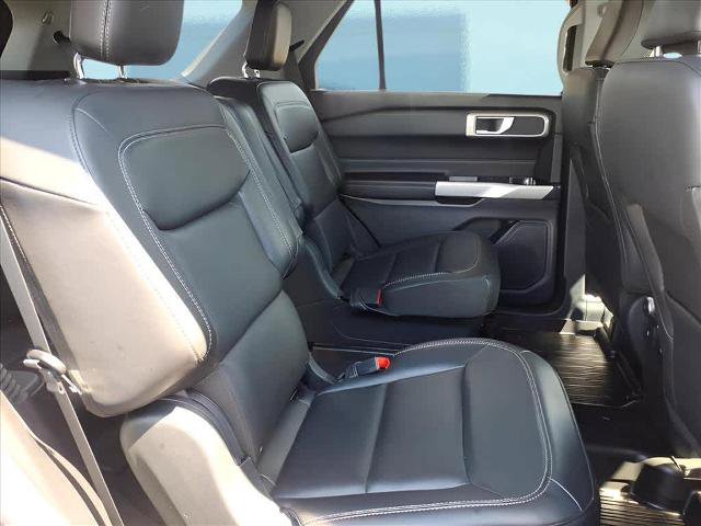 Certified 2022 Ford Explorer XLT w/ Equipment Group 202A image 12