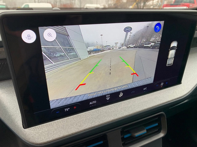 Certified 2025 Ford Maverick XLT image 30