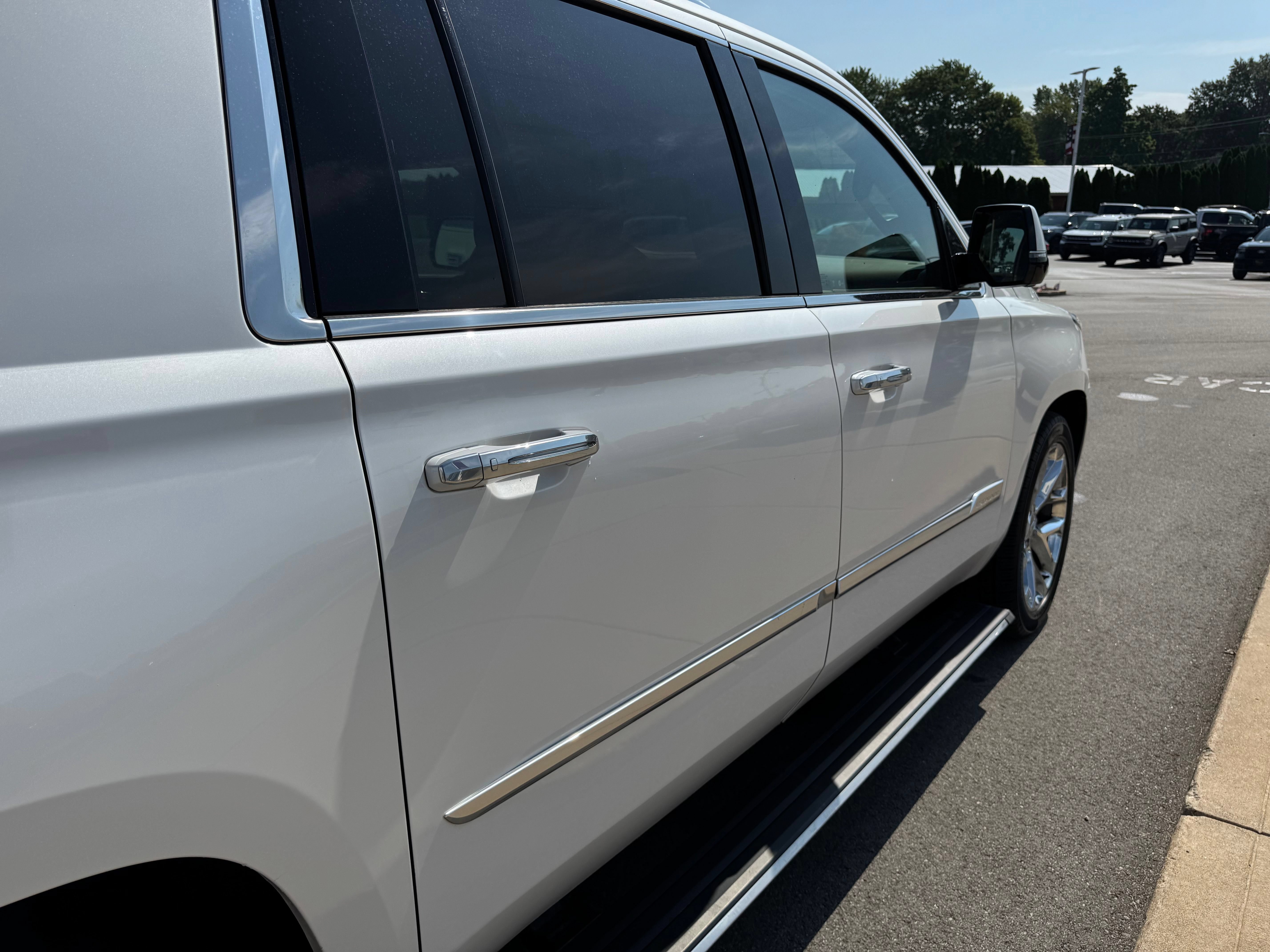 Used 2018 Cadillac Escalade ESV Platinum AWD/4WD image 25